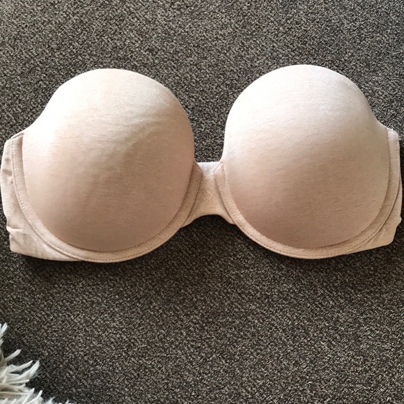NWOT Victoria Secret Strapless Bra. - Picture 1 of 6